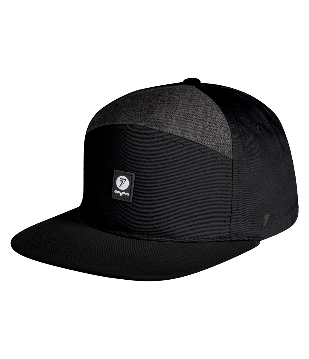 Peak Hat Black
