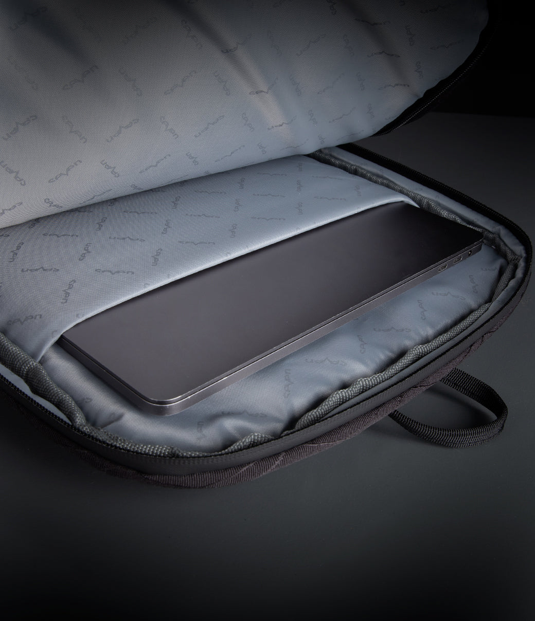 TRANSIT BACKPACK - BLACK